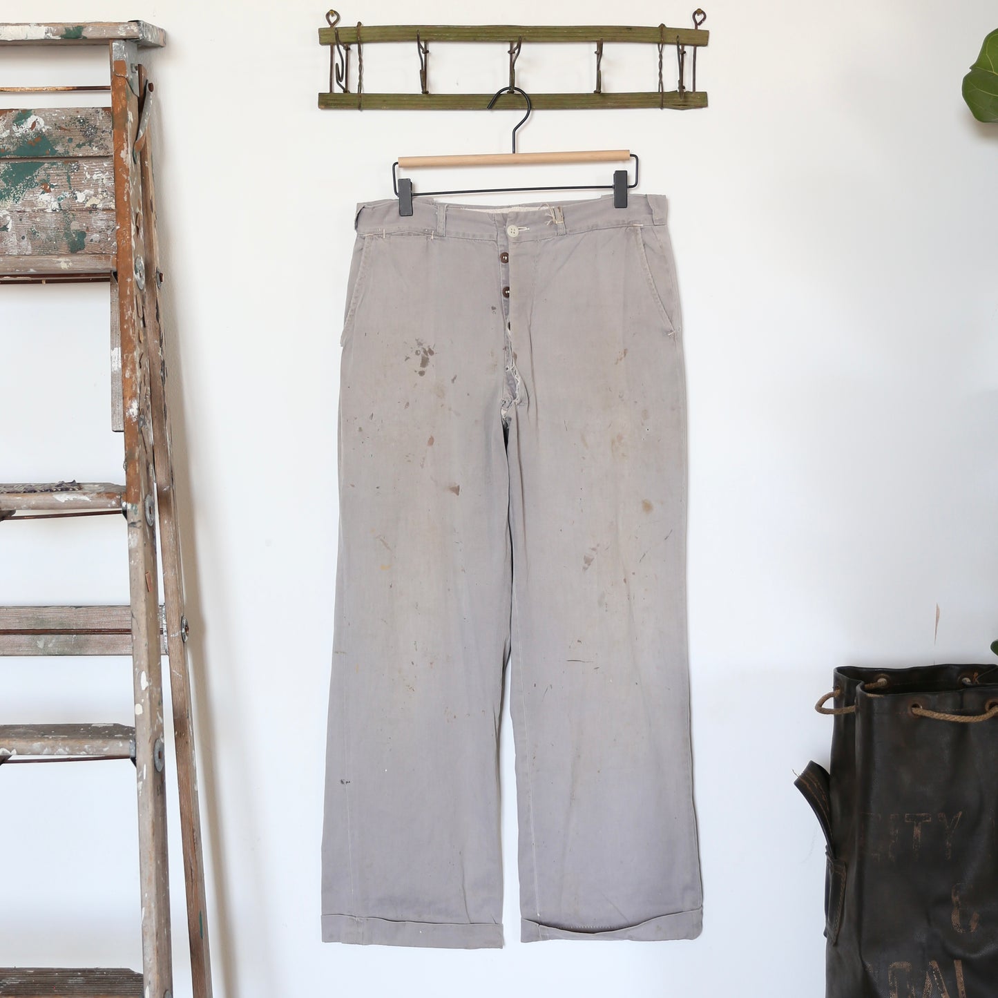 1940'S BAGGY GREY CHINOS