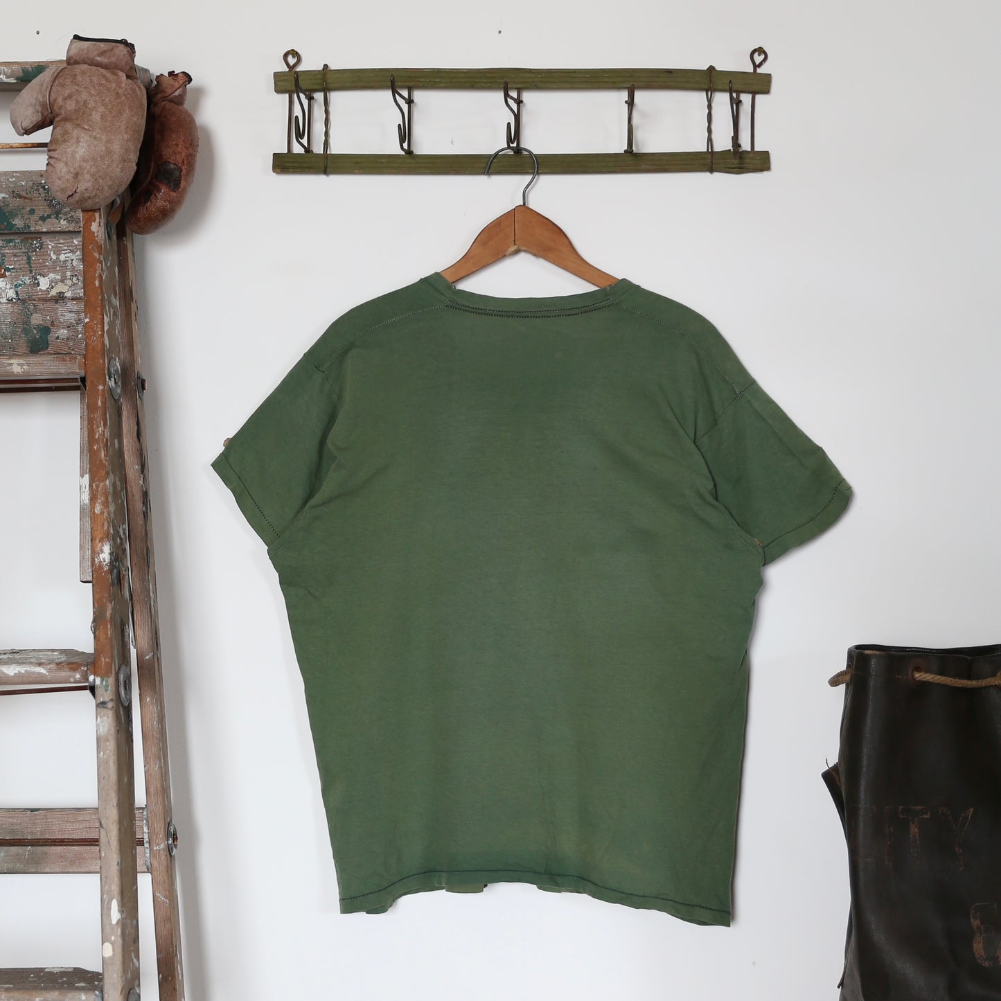 1970S FADED GREEN POCKET TEE