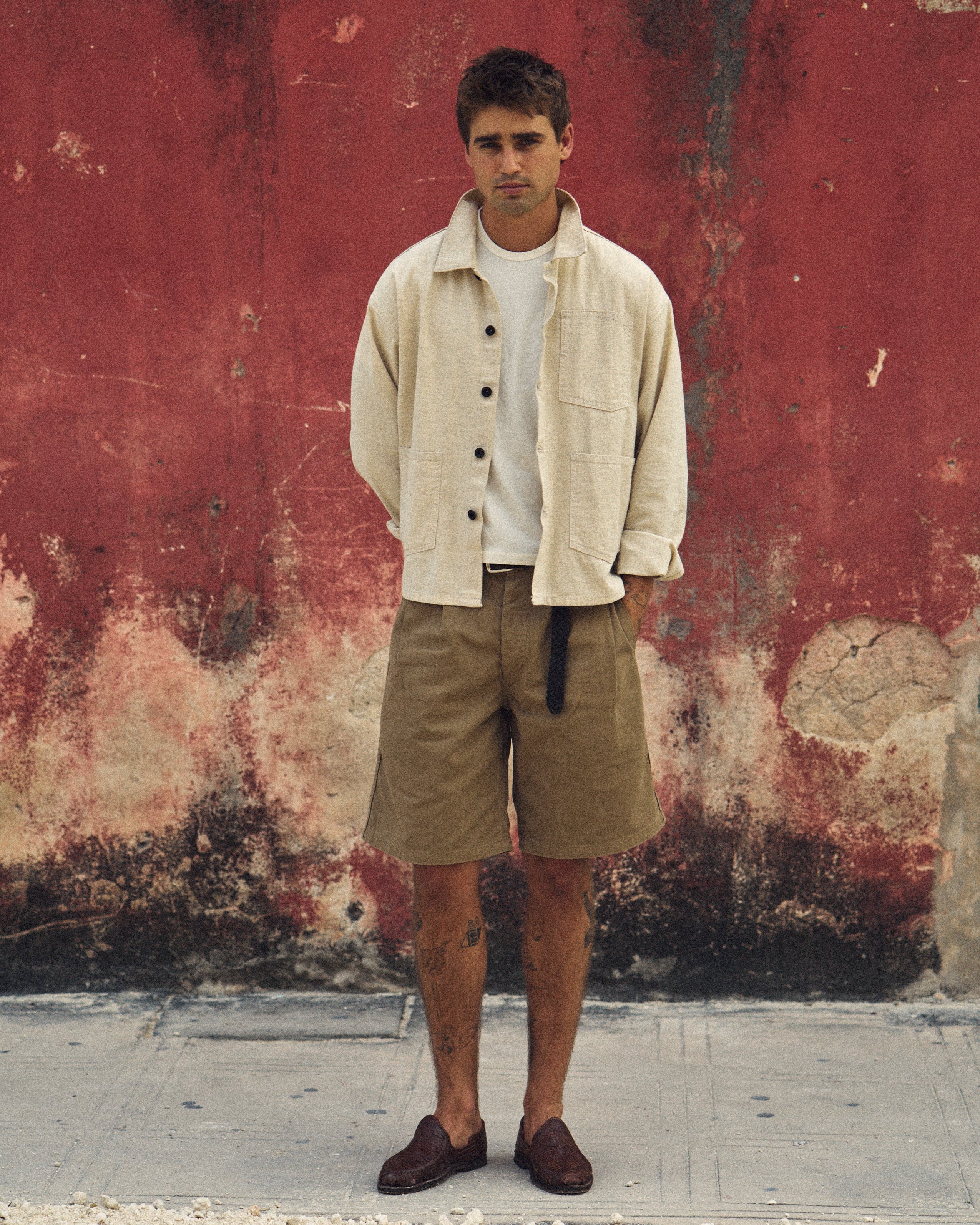 PLEATED CHINO SHORT