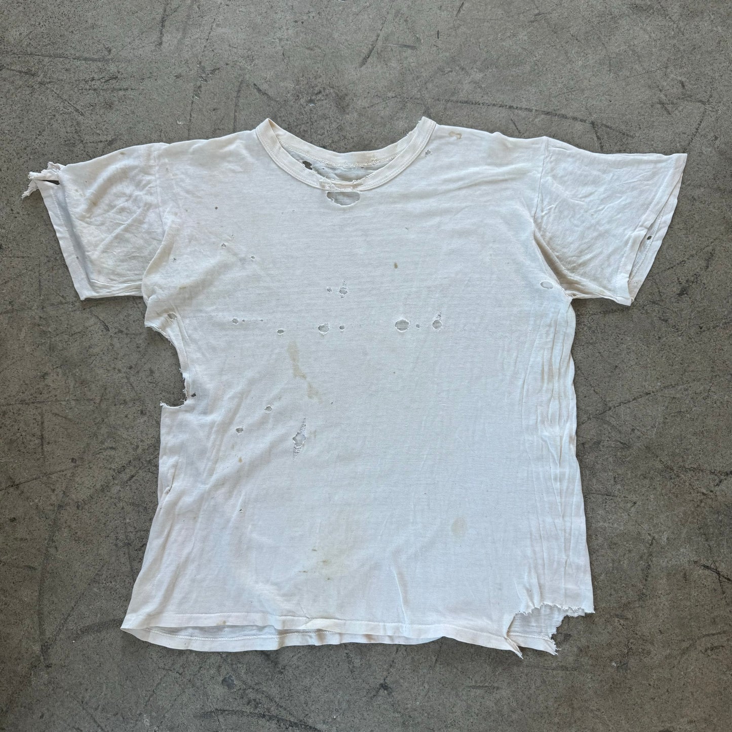 1940S THRASHED WHITE TEE