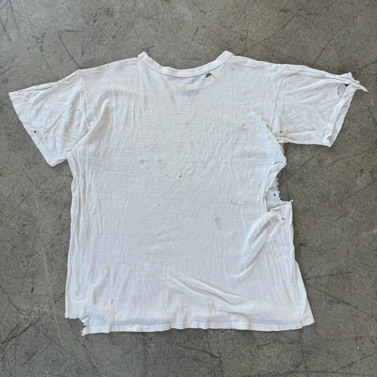 1940S THRASHED WHITE TEE