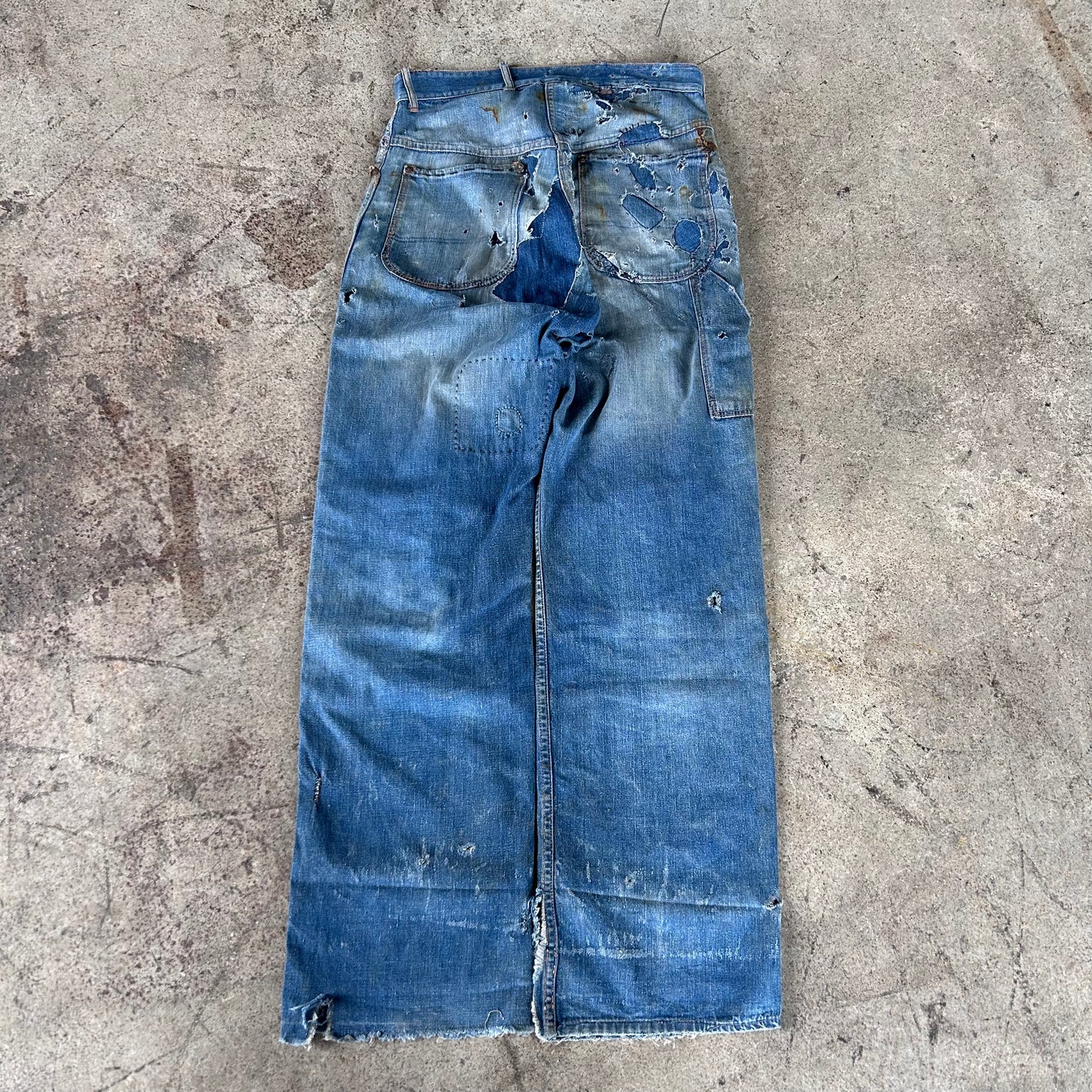 1940S REPAIRED DONUT BUTTON JEANS