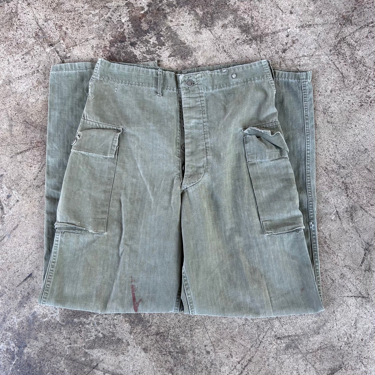 1940S MILITARY BAGGY CARGOS