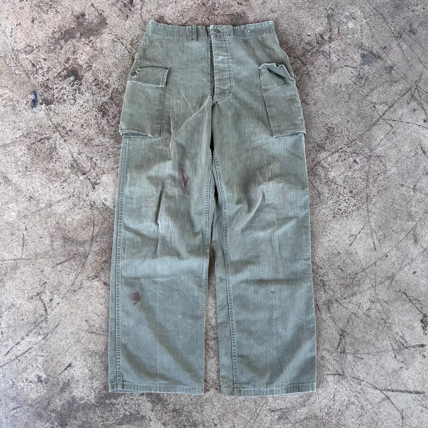 1940S MILITARY BAGGY CARGOS