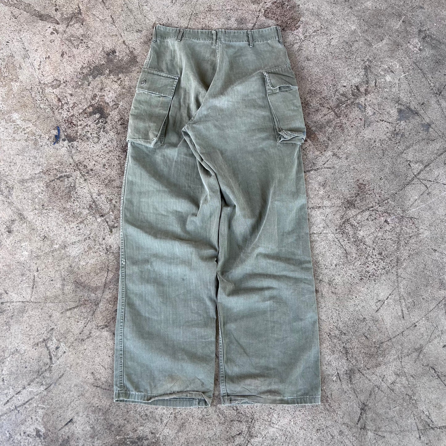 1940S MILITARY BAGGY CARGOS