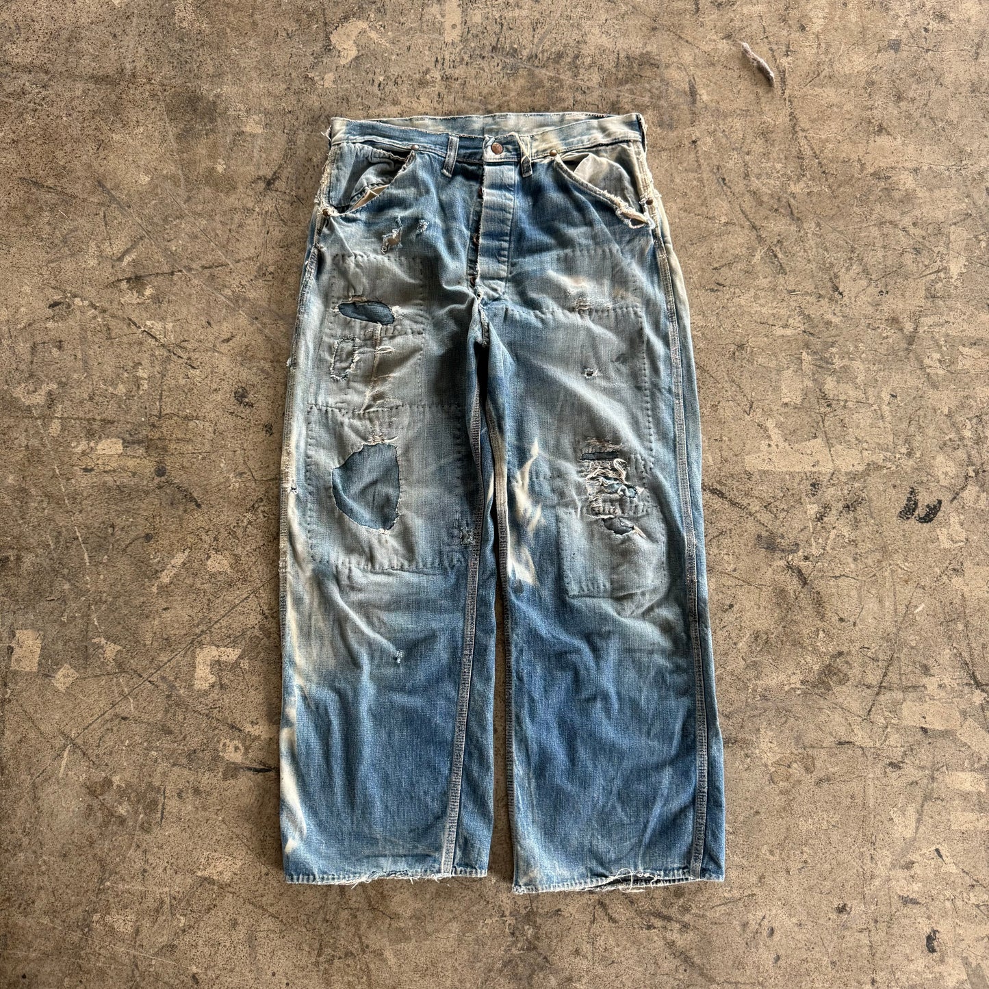 1940S FADED REPAIRED DONUT BUTTON JEANS