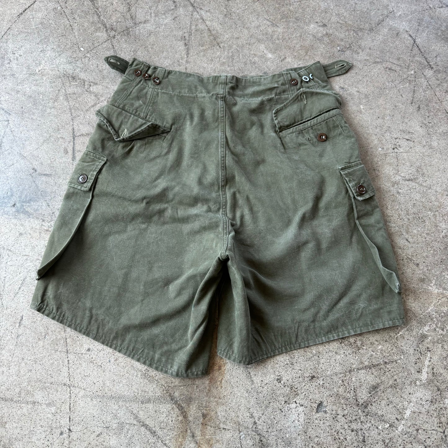 1950'S BAGGY MILITARY CARGO SHORTS