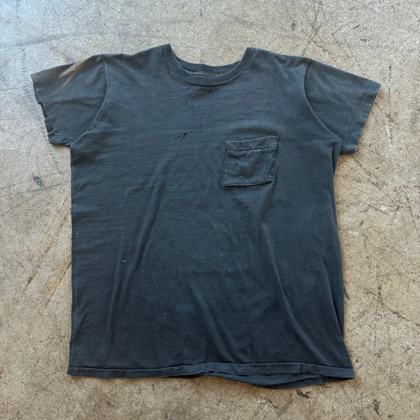 1970'S FADED BLACK POCKET TEE