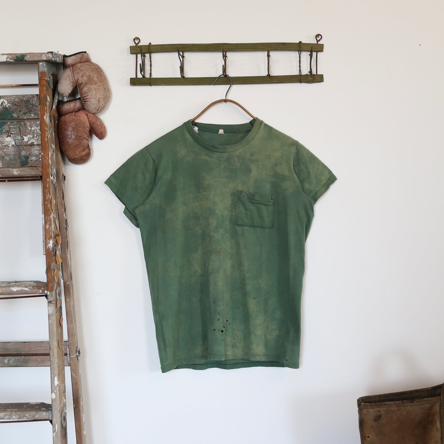 1970'S FADED GREEN POCKET TEE