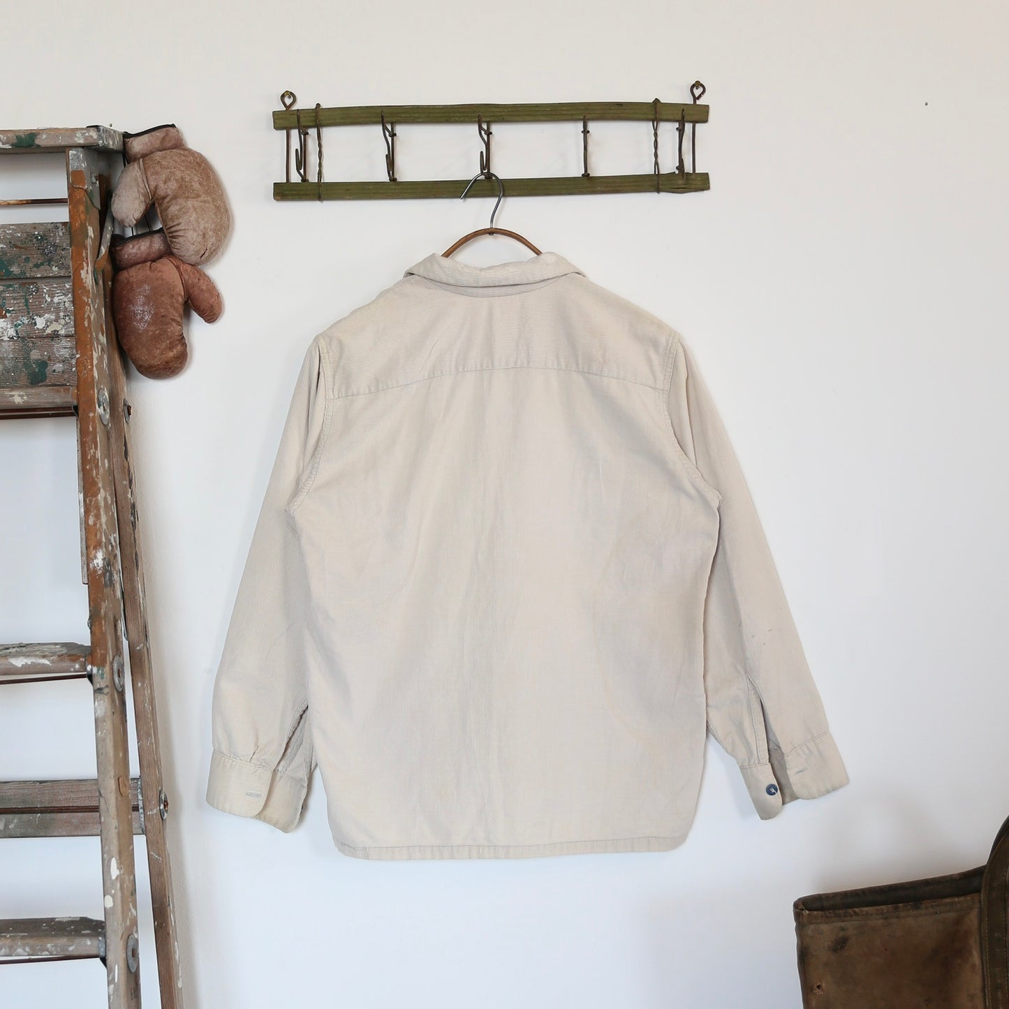 1950'S WHITE CORDUROY FLAP POCKET SHIRT (M)